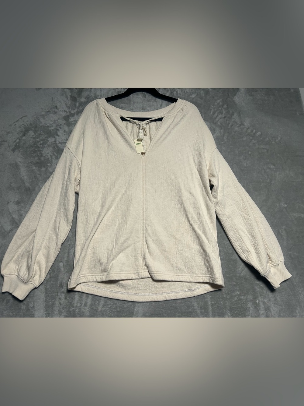 Aerie Textured V Neck Sweatshirt Women’s XS Cream Tassels
